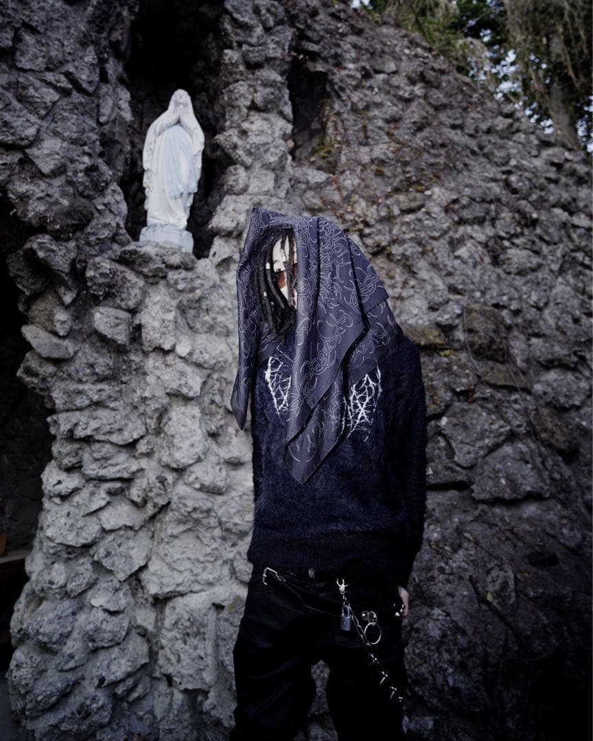 YXNGBRATZ Thorn Skull Scarf Black×White