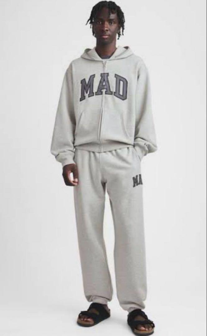 MAD HAPPY GAP ジップパーカー　フーディ