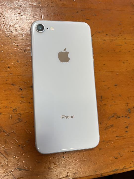 iPhone 8 Silver 64 GB docomo SIMフリー解除済 スマートフォン本体