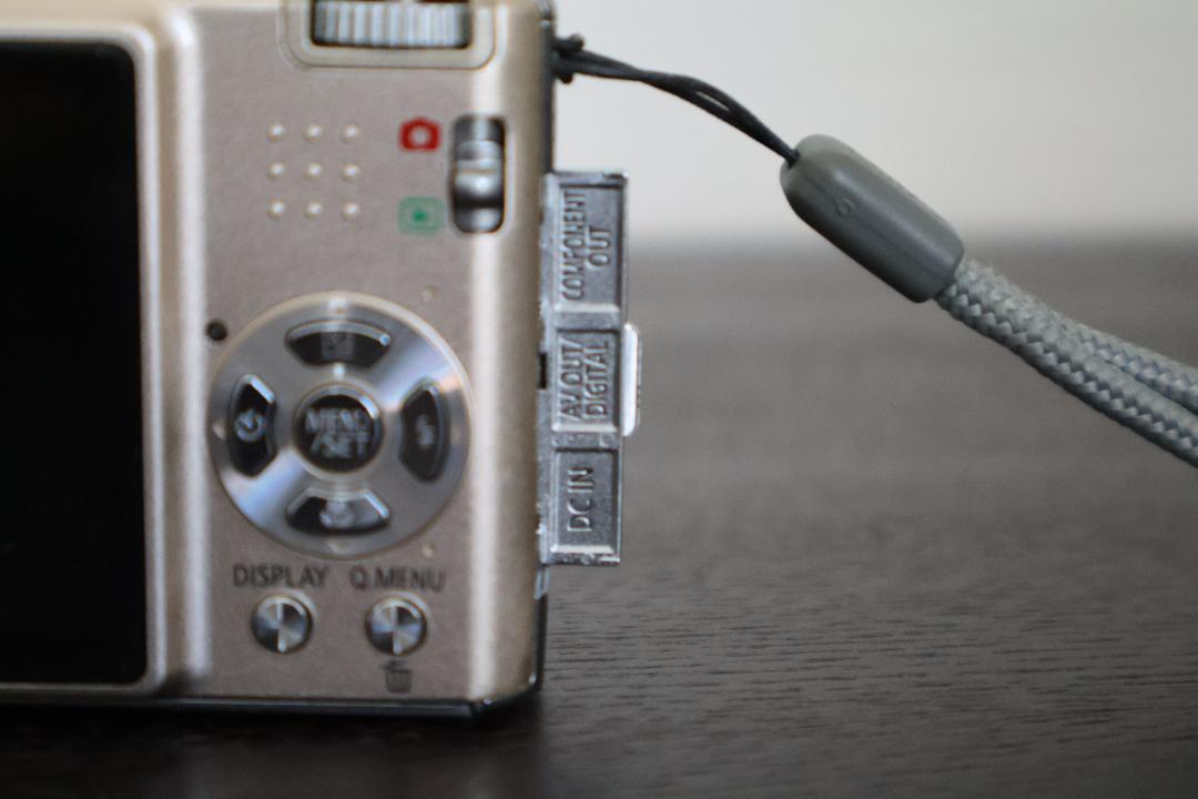 【動作良好】Panasonic LUMIX DMC-FX35 ゴールド
