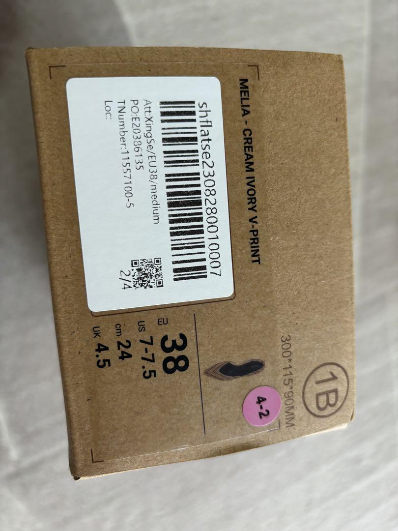 美品　VIVAIA ポインテッドトウシューズ　24cm