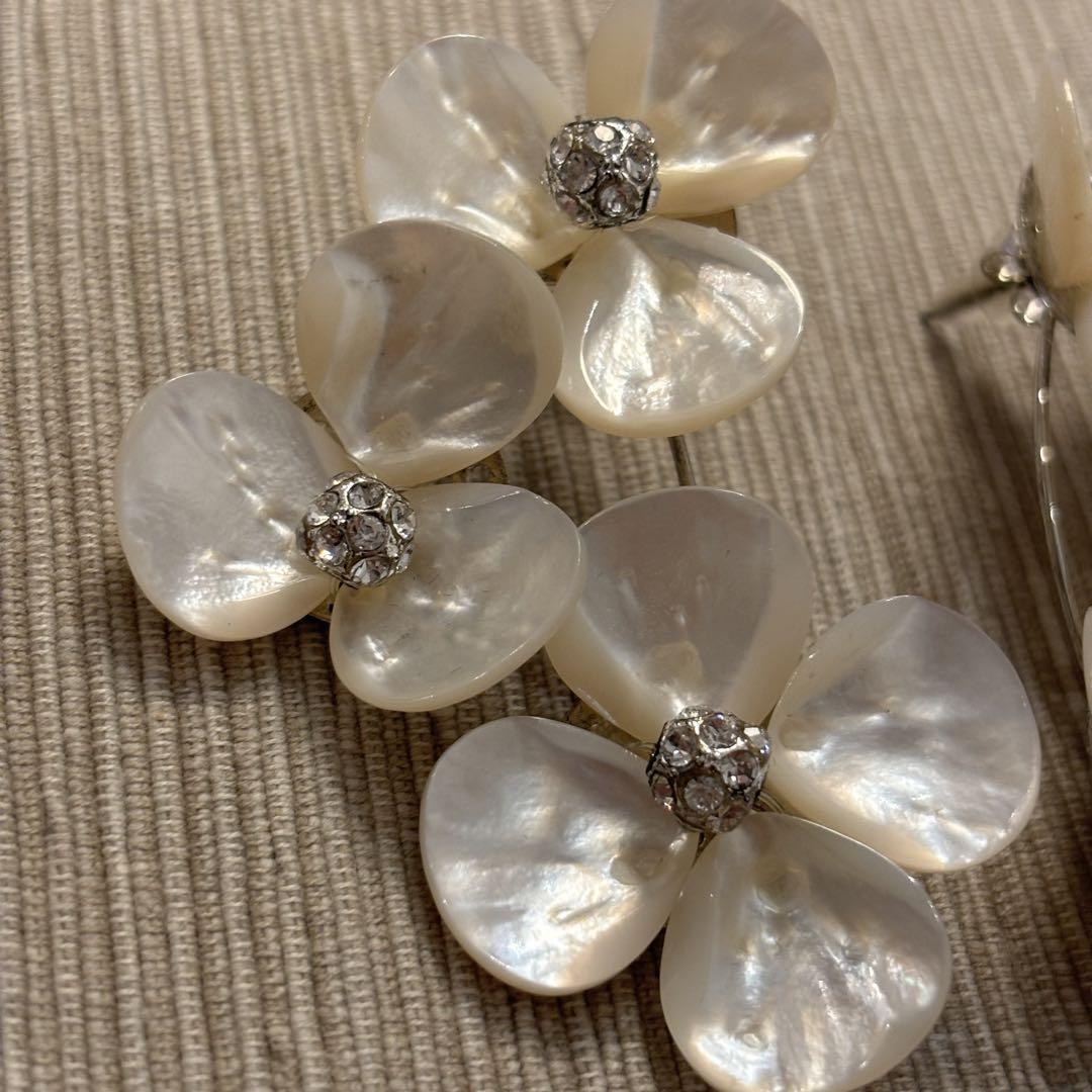 【着画あり】Elizabeth Bower Petal Trio ピアス