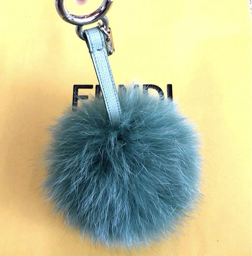 取寄品 フェンディ キーホルダー ファーチャーム FENDI チャーム FENDI