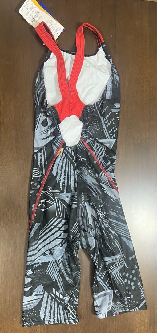 新品未使用　ミズノ　練習用水着　Mサイズ