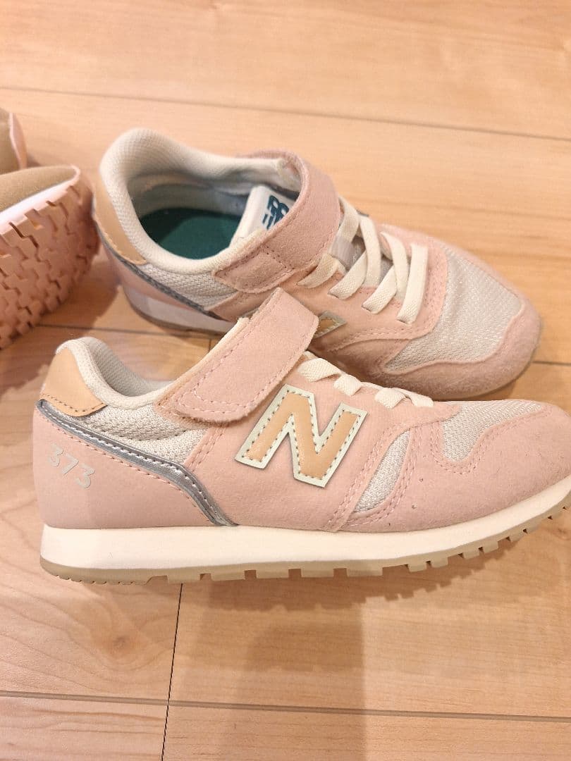 kounonnonさん専用　2足セット　New Balance キッズスニーカー 