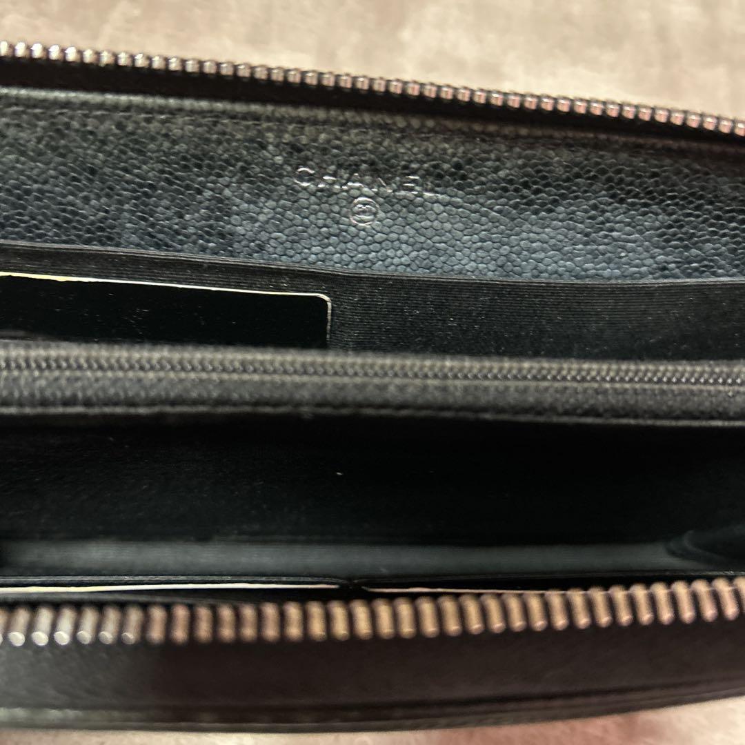 CHANELキャビアスキン財布
