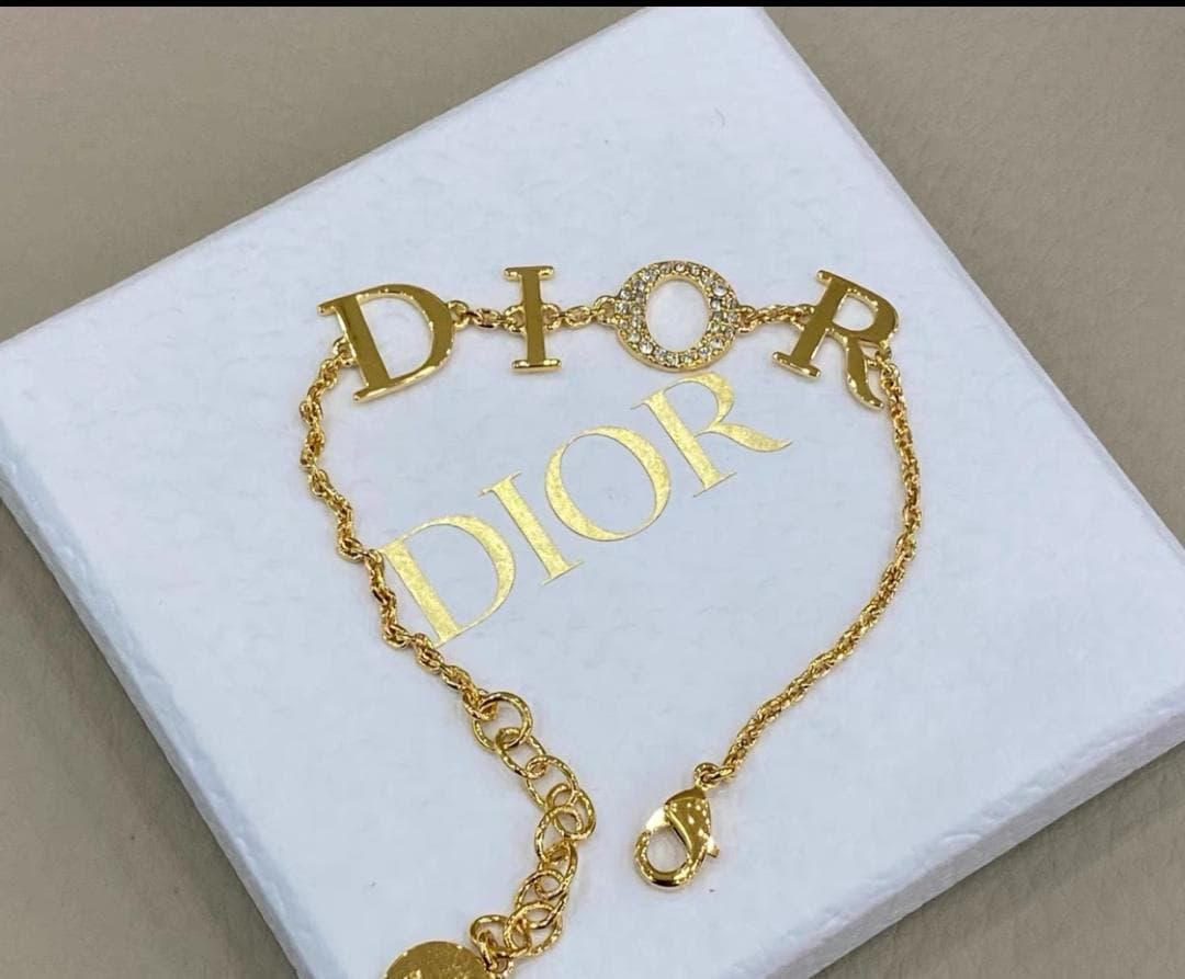Dior ロゴバングル クリスタル付き