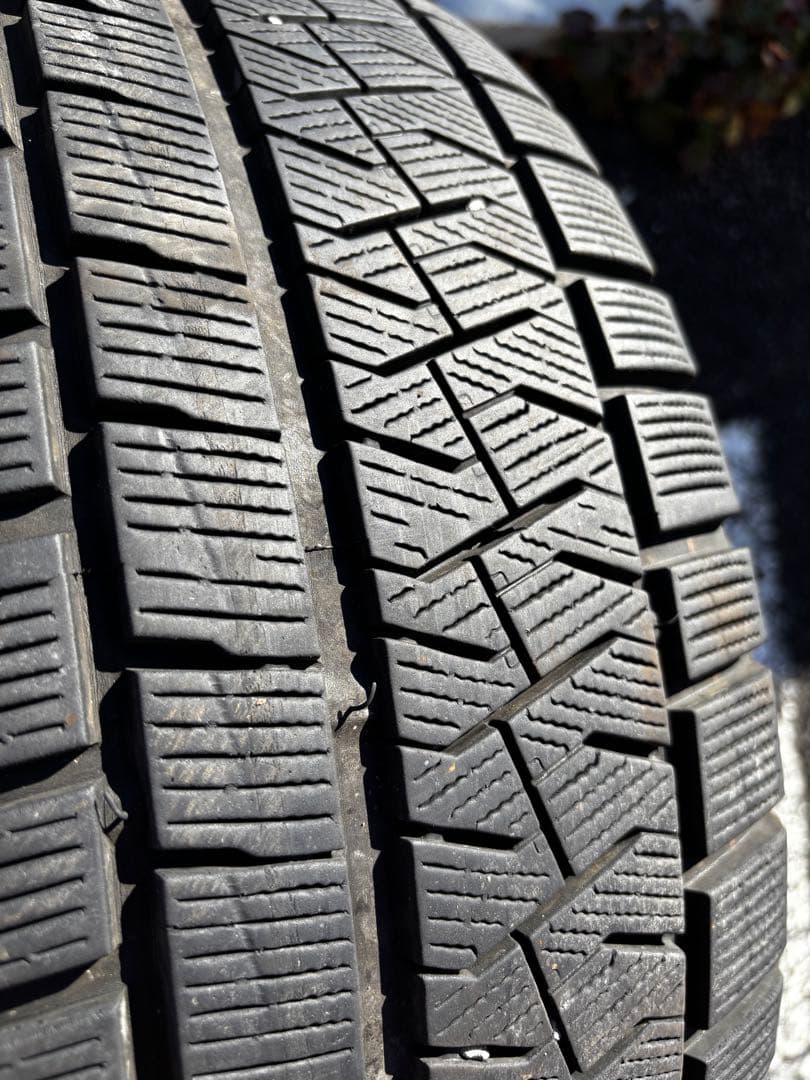 PIRELLI 215 65 16スタッドレスタイヤ PIRELLI 215 65 16スタッドレスタイヤ