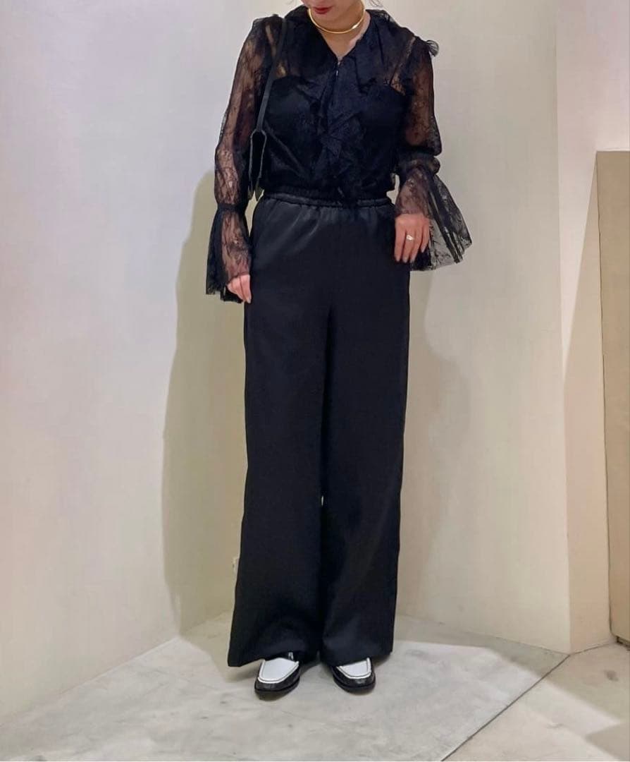 25SS ウィムガゼット THE PAUSE ラッフルレースフリルブラウス 25SS ウィムガゼット THE PAUSE ラッフルレースフリルブラウス