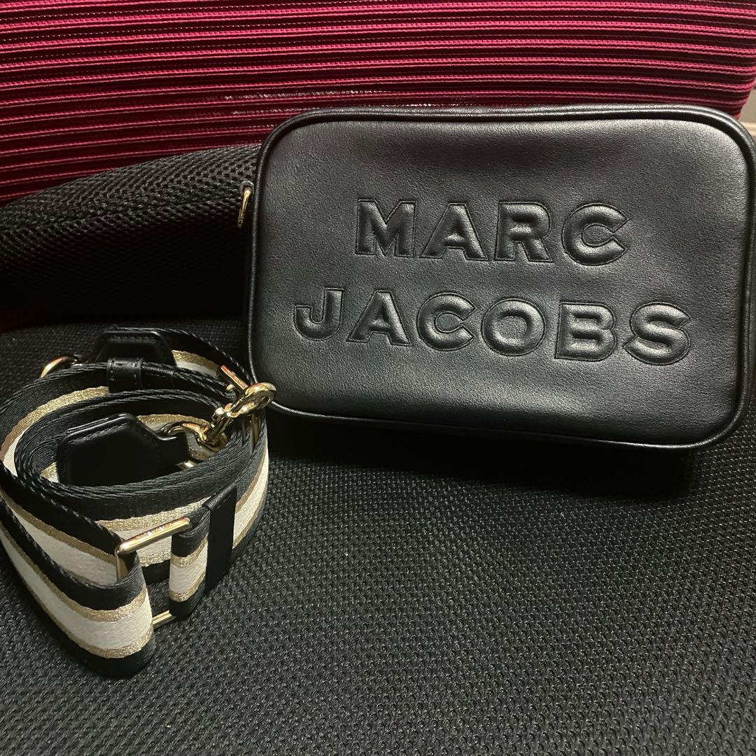 MARC JACOBS ブラックショルダーバッグ