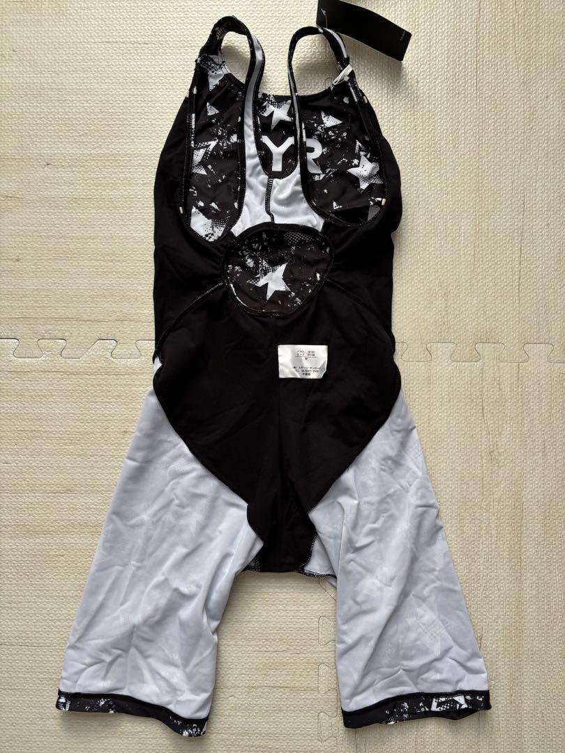 タグ付き　星柄ブラック　TYR 競泳水着