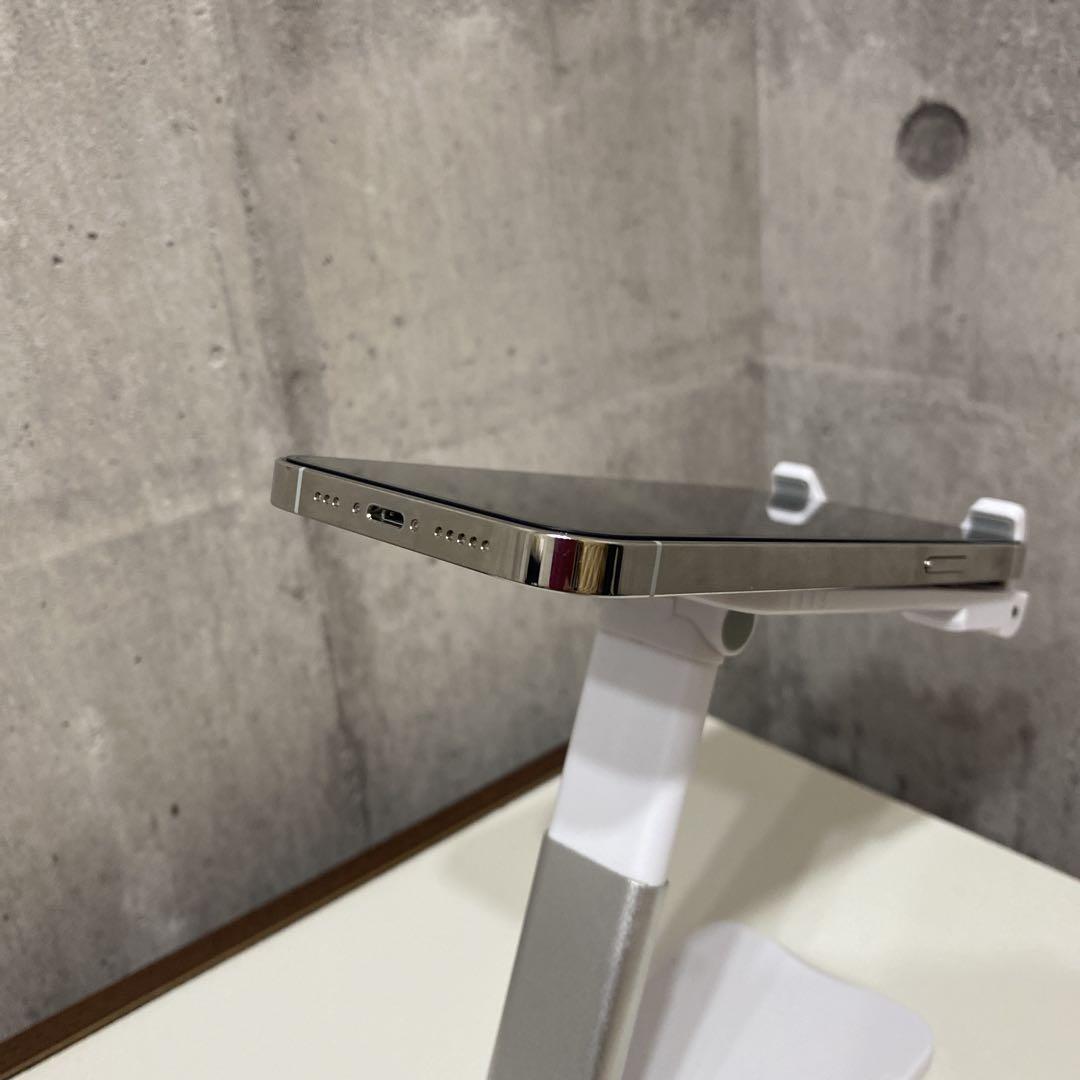 美品 iPhone12pro 256gb シルバー SIMフリー