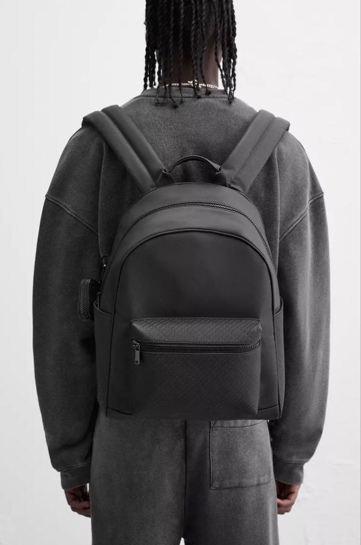 ZARA ラバーフィニッシュ バックパック