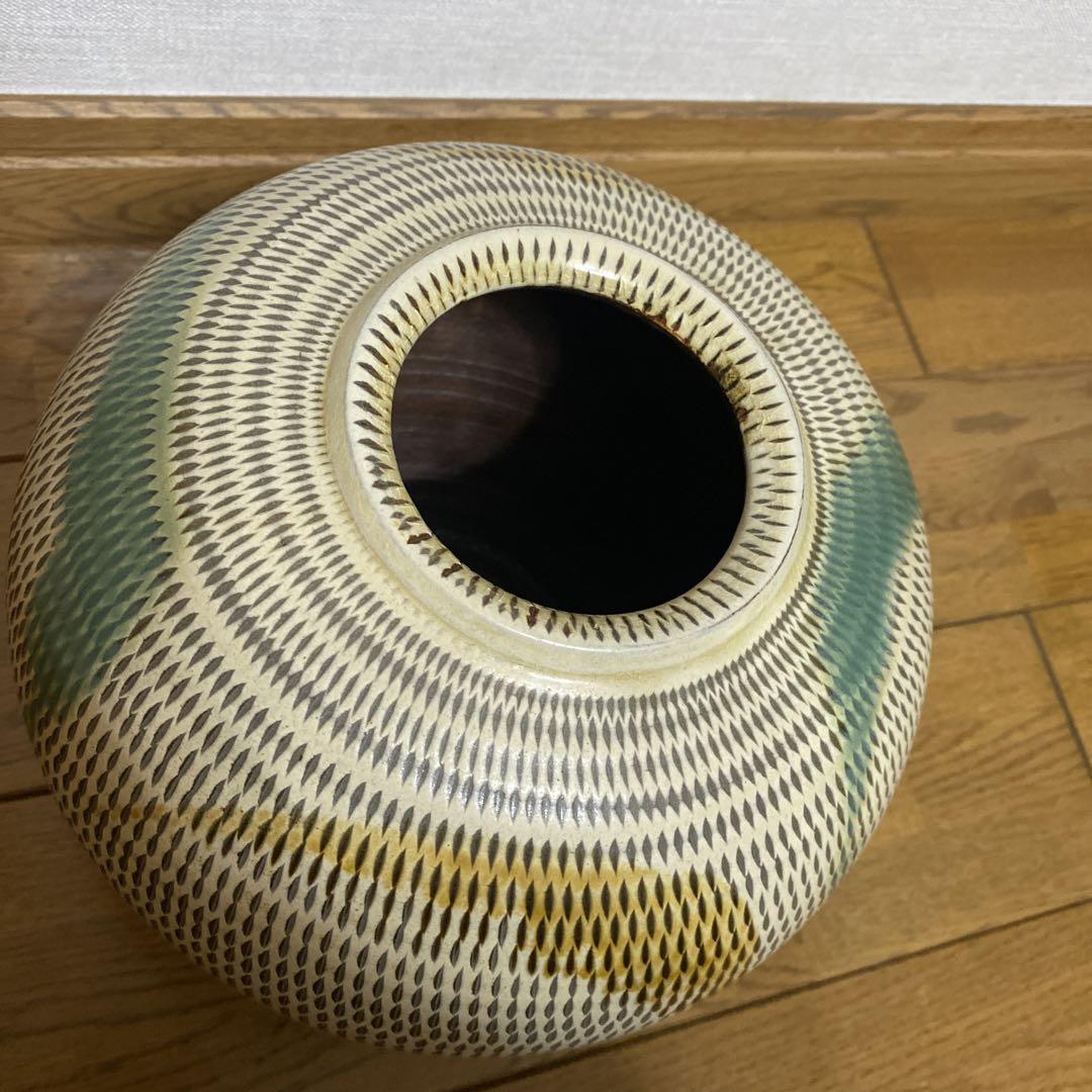 陶芸　手作り陶器　しのぎとびかんな柄壷 飛び鉋 TOBIKANNA | 東濃陶器株式会社