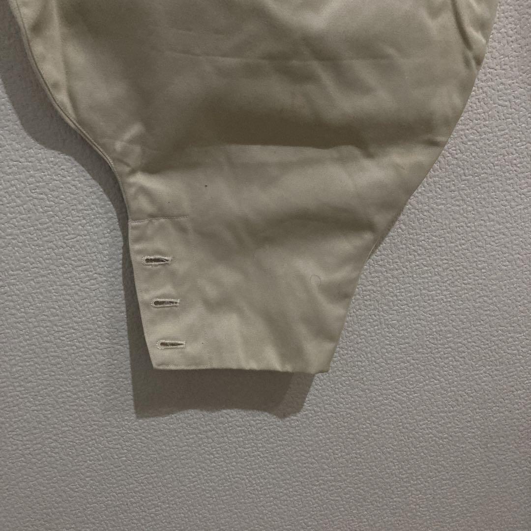 ベージュ
