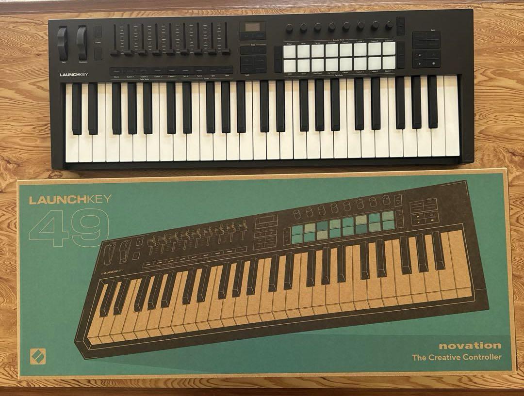 Novation Launchkey 49 Mk4 MIDIキーボード