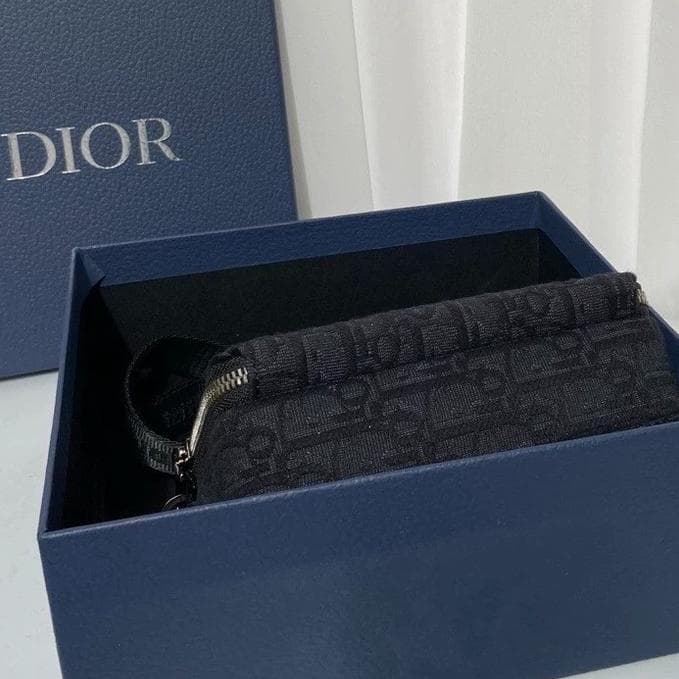 Dior ブラック ショルダーバッグ Dior ブラック ショルダーバッグ