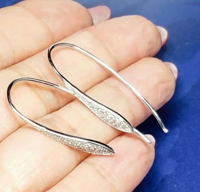 新品同様♡上質なパヴェダイヤが輝く♡スワンフック♡大振り♡雫ロングピアス♡k18