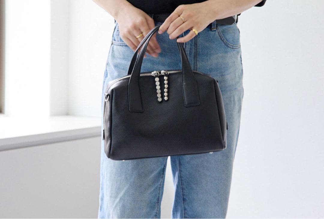 ear PAPILLONNERスタッズボストンバッグ