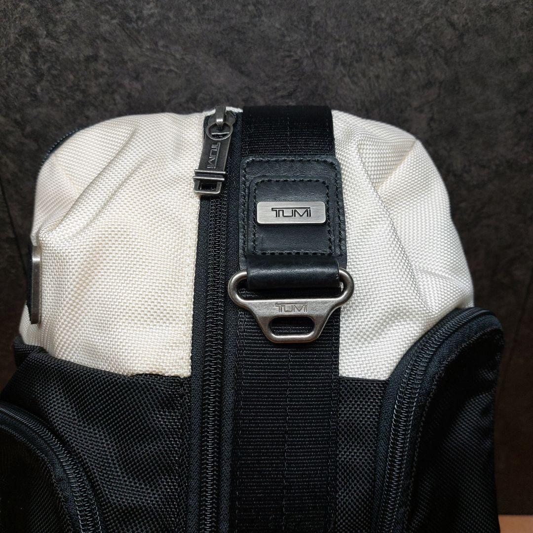 TUMI Monterey SLING BAG　スリングバック　ボディバック