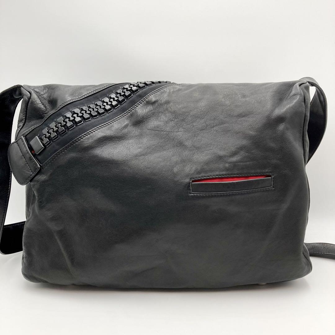 なっち様専用✨ kawa-kawa ショルダーバッグ レザー 黒×赤
