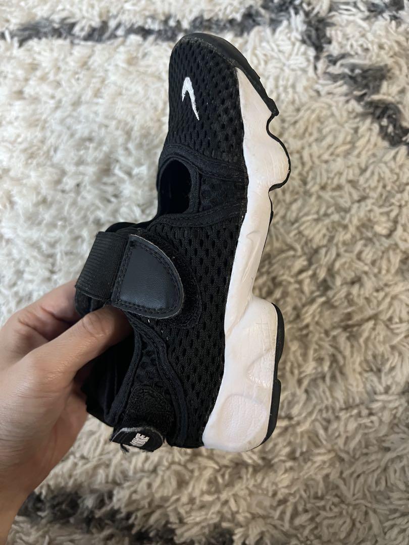 【新作入荷!!】  キッズ Nike メッシュサンダル メルカリ - 18cm エアリフト ブラック サンダル