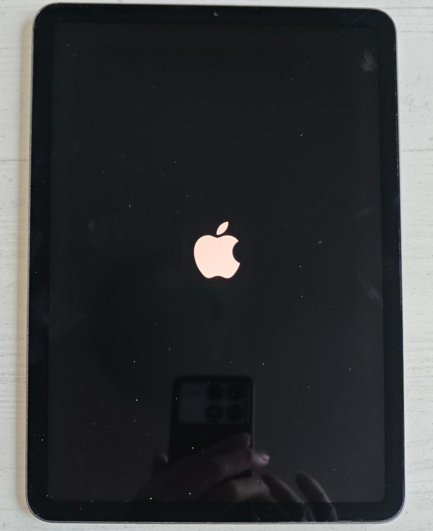 ♠ Apple