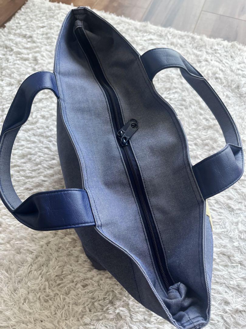 familiar 【美品】デニム地トートバッグ マチ付き ファスナー付き familiar 【美品】デニム地トートバッグ マチ付き ファスナー付き