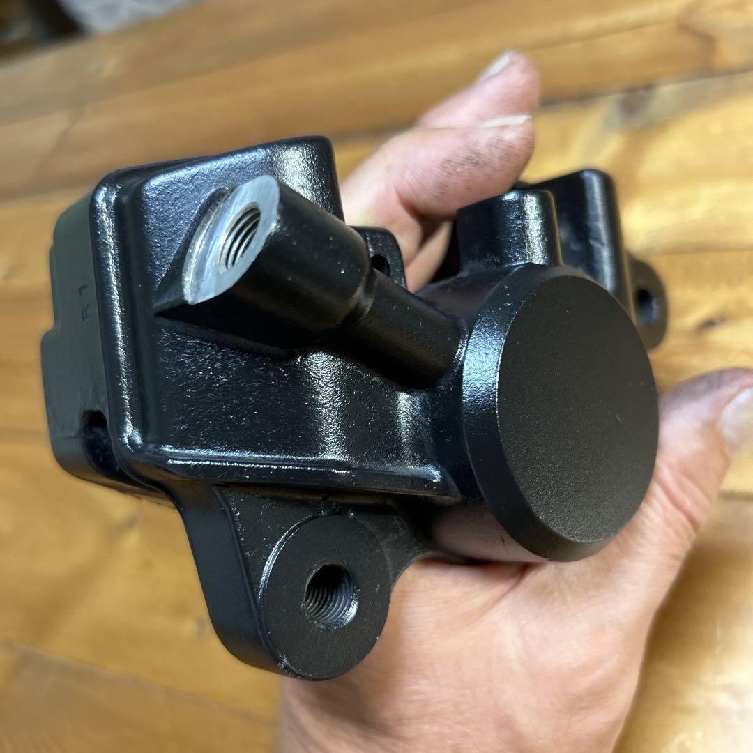 【焼き付け塗装品】 GS750G リヤブレーキキャリパー