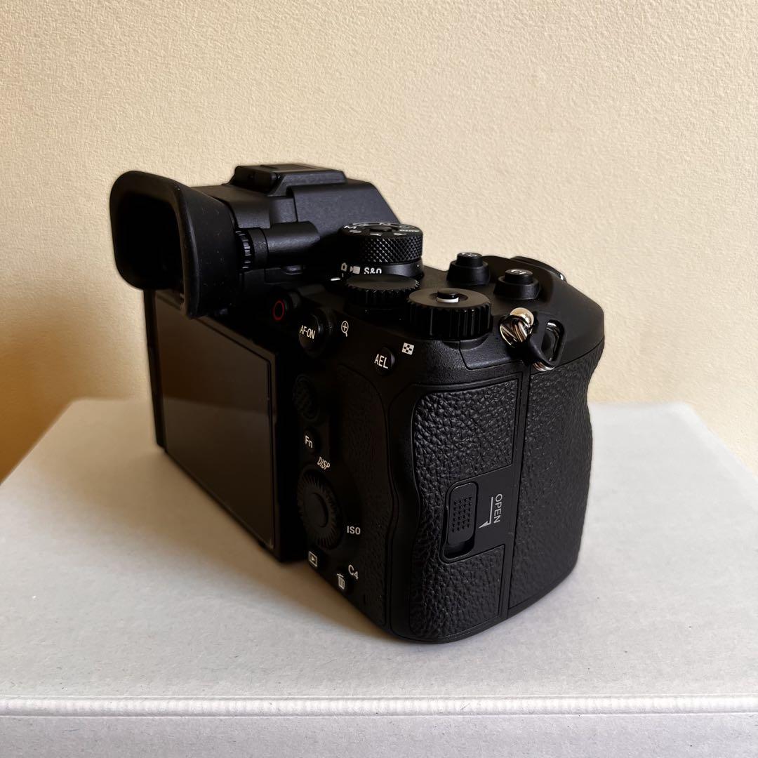 SONY α1 II ILCE-1M2ボディ、メモリーカード2枚シリコンケース付