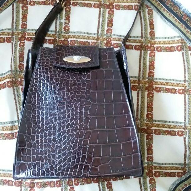 値下げしました‼️〔激レア〕ヴェルサーチ  牛型押し バック  色ブラウン