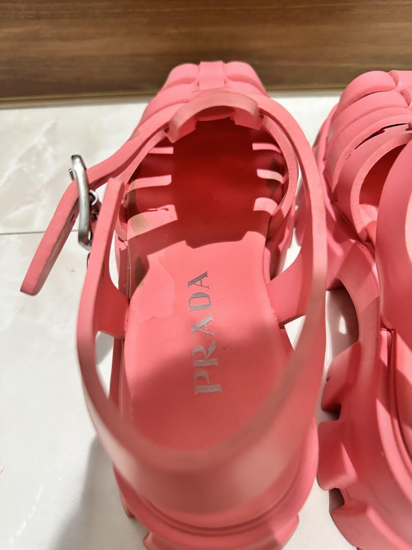 PRADA モノリス