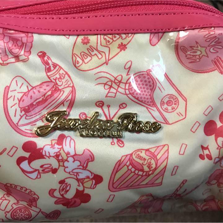 お買い得品‼︎新品ディズニーコラボポーチ 最終決算 64%off ポーチ新品未使用品¥33000 DISNYコラボ その他