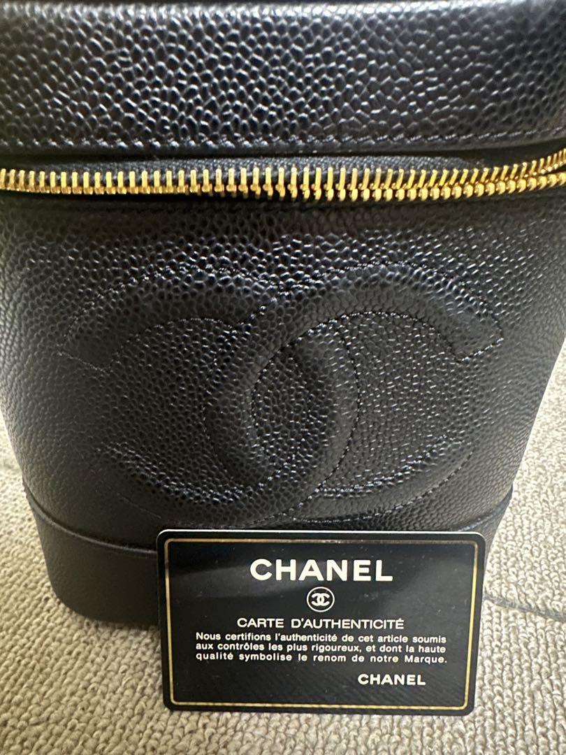CHANEL シャネル　縦型バニティ　キャビアスキン　金