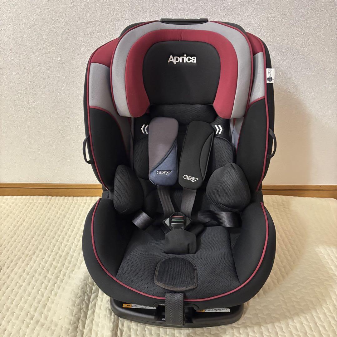 アップリカ フォームフィットISOFIX 保護マット付き　ジュニアシート