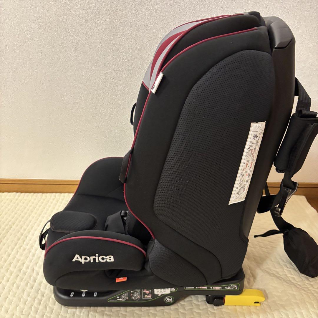 アップリカ フォームフィットISOFIX 保護マット付き　ジュニアシート