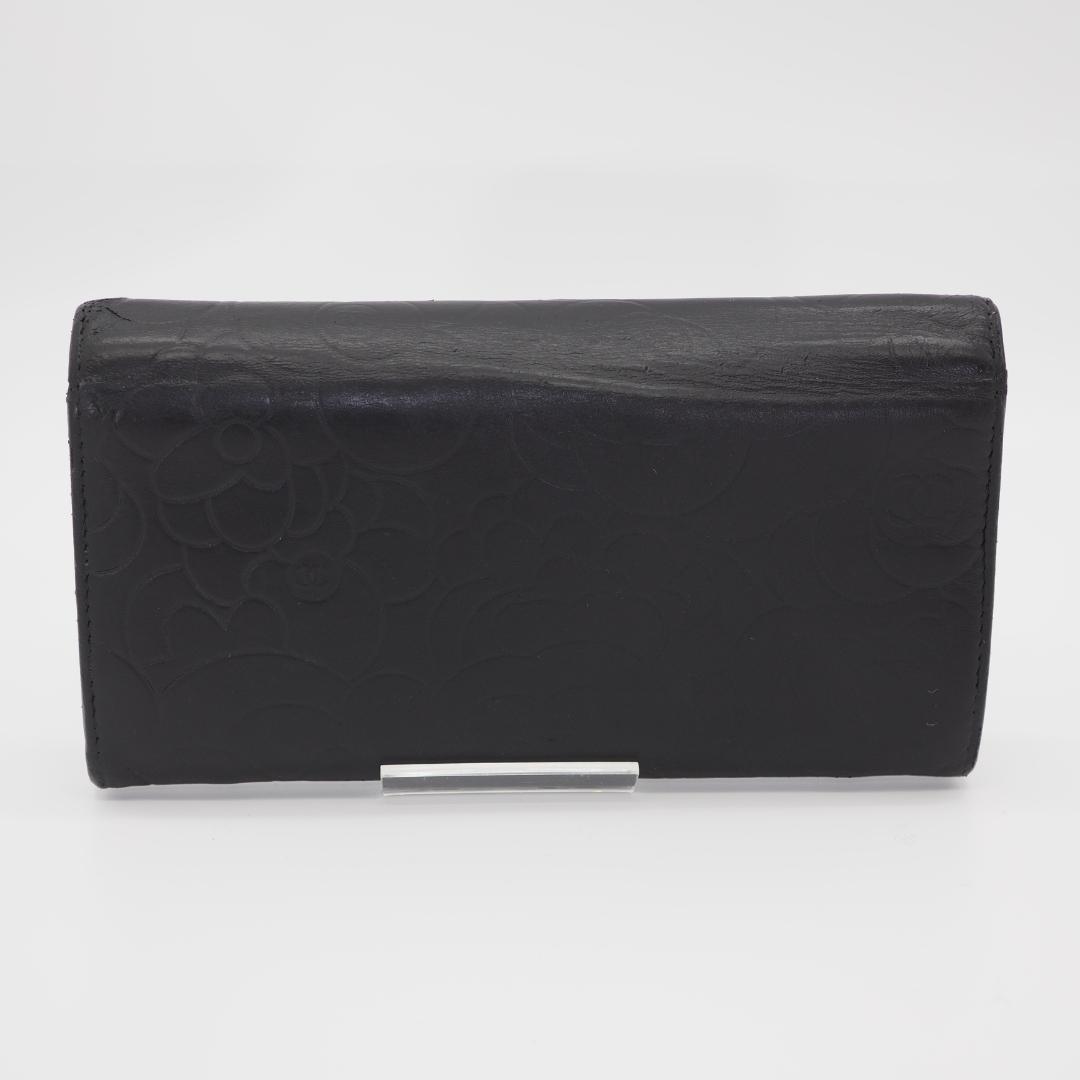 CHANEL カメリア　二つ折り財布 ブラック 美品】CHANEL カメリア フラップ 二つ折り財布 ブラック - メルカリ