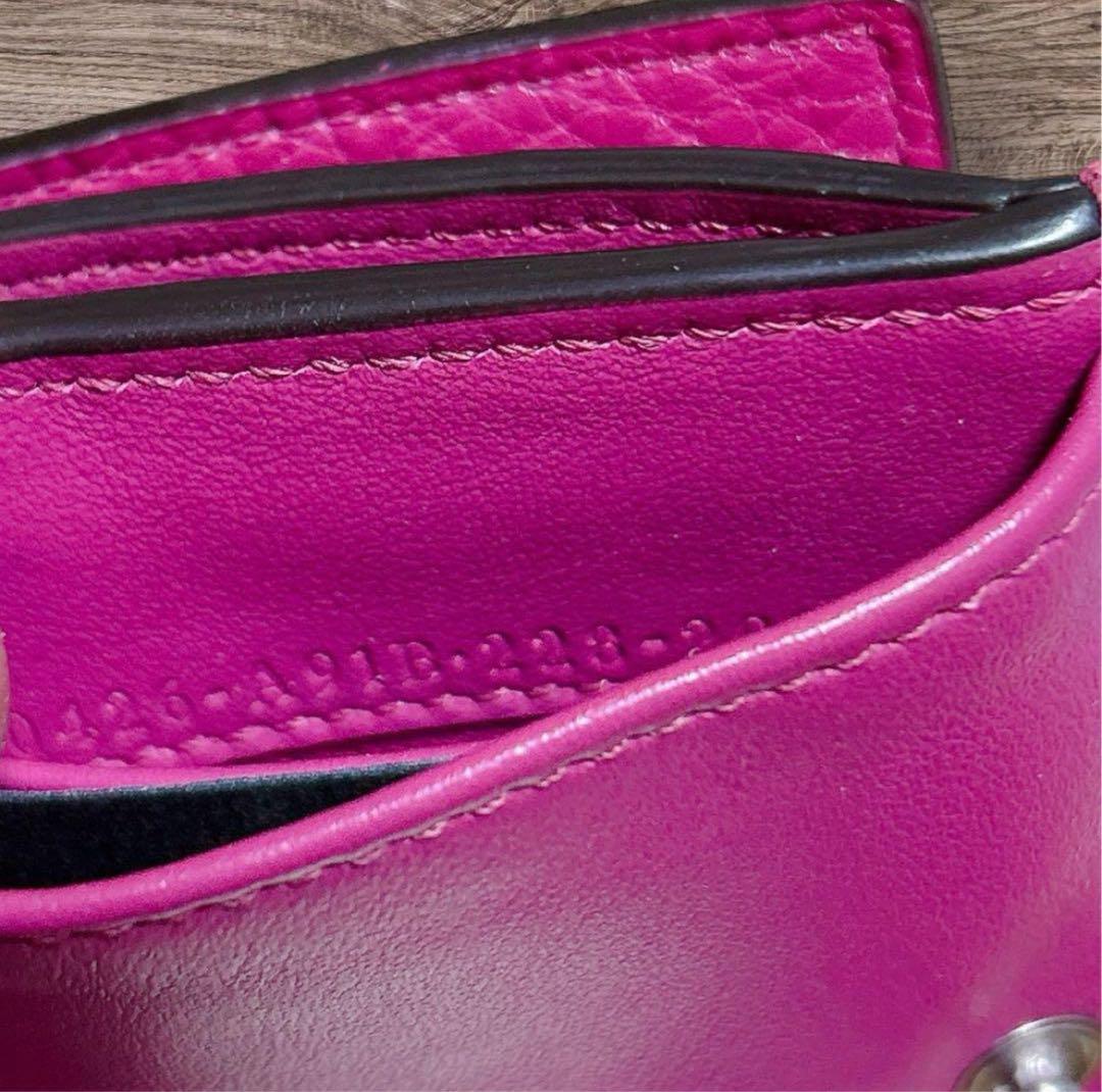 FENDI三つ折り財布 セレリア