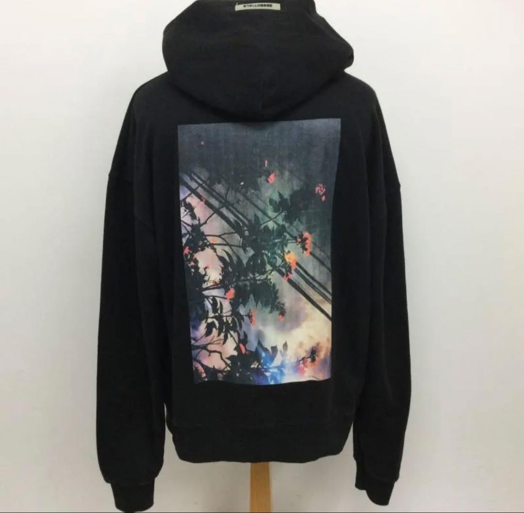 ブラック