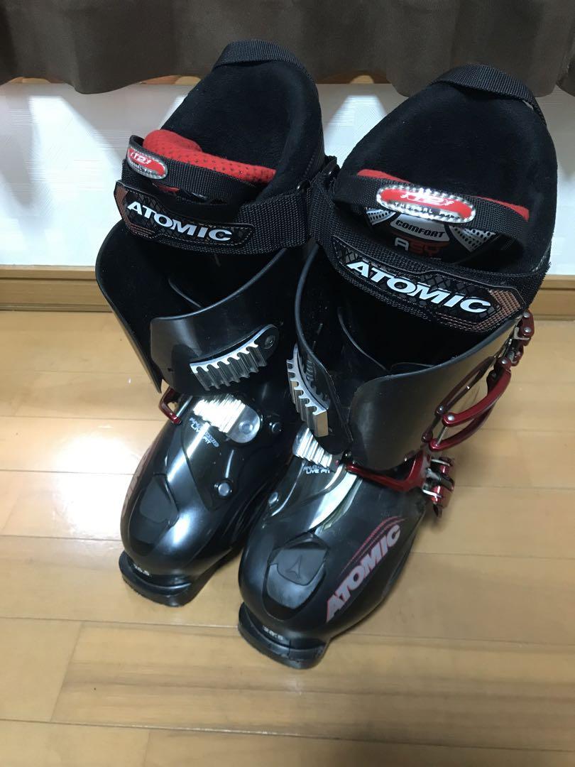 スキーブーツ　atomic