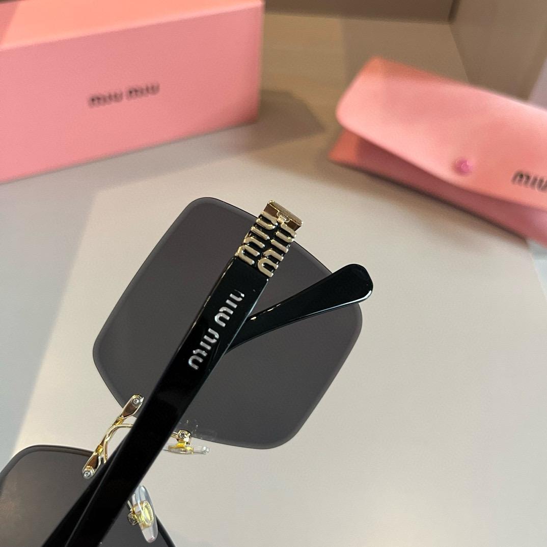miu miu キャットアイサングラス ブラックレンズ