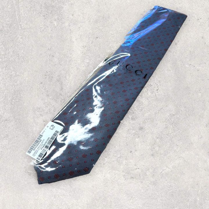 高い素材】 【新品未使用】GUCCI グッチ ネクタイ 現行タグ GG柄