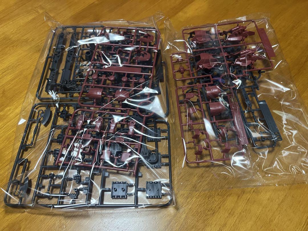 HG シャア専用高機動型ザクII ザク デザートタイプ ピンクパンサー隊