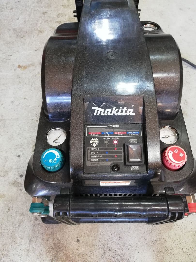 マキタ makita エアコンプレッサー AC460XL 稼働品Makita