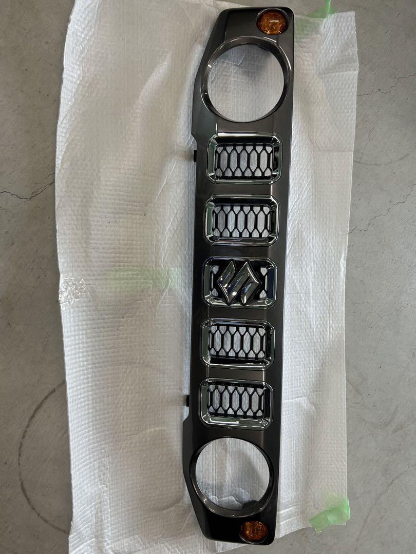 ジムニーノマド純正グリル　新車外し