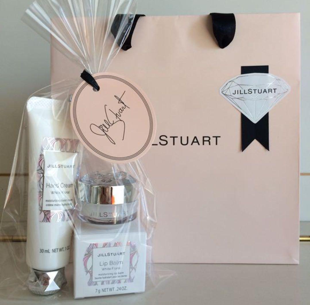 市場 ギフトボックス付 ギフト コンパクト セット ミラー ジルスチュアート JILLSTUART ハンドクリーム リップバーム 市場 ギフトボックス付 ギフト コンパクト セット ミラー ジルスチュアート JILLSTUART ハンドクリーム リップバーム