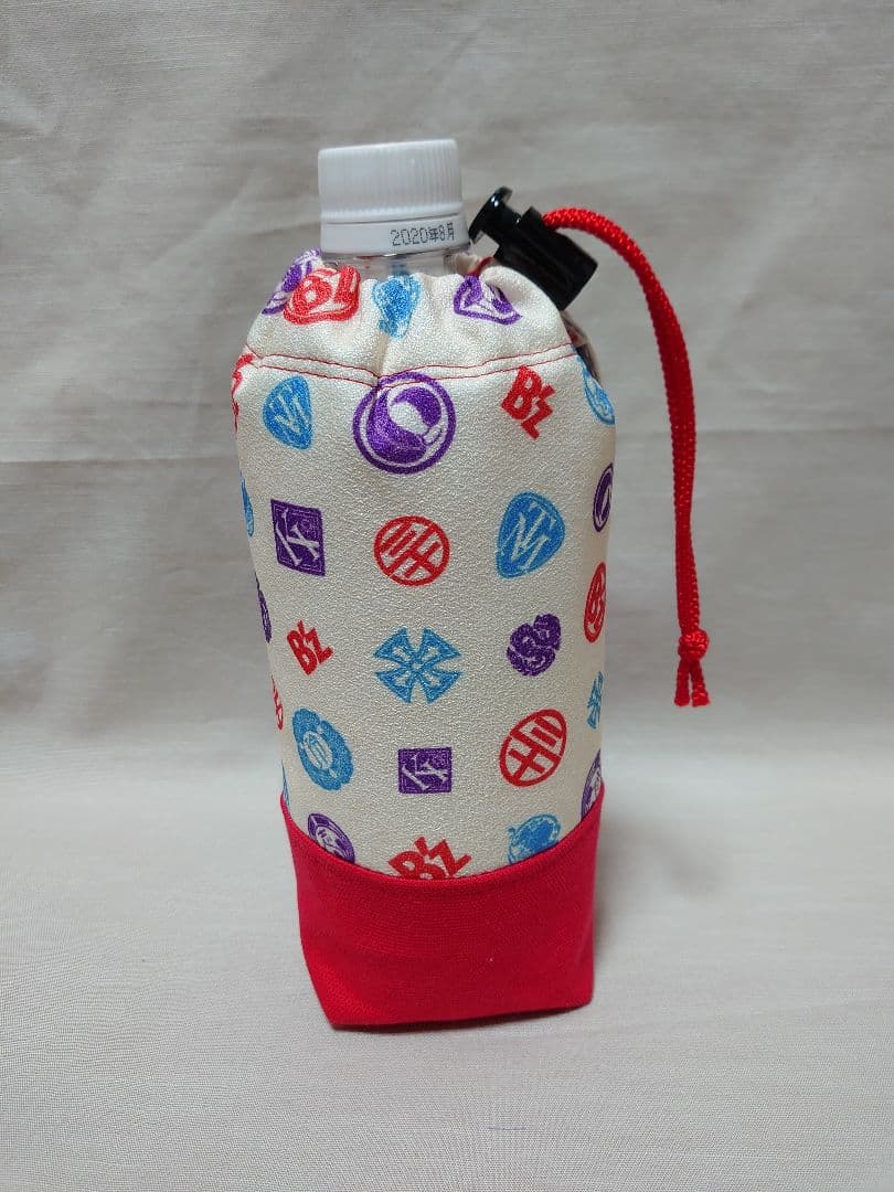 メルカリ B Z風呂敷 リメイクペットボトルカバー ミュージシャン 9 999 999 中古や未使用のフリマ