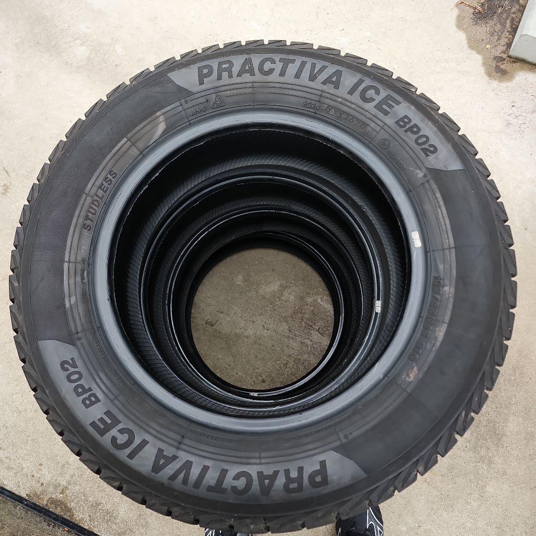 195/65R15 プリウス スタッドレス 残り溝6～7mm 2020年製造品 - メルカリ
