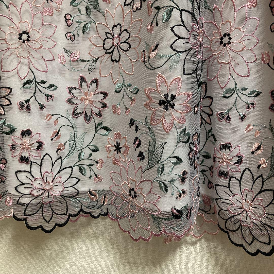 [新品タグ付] ローズティアラ　チェック ワンピース 42XL(LL)未使用 新品タグ付きローズティアラ38サイズ 膝丈ワンピースチェック花