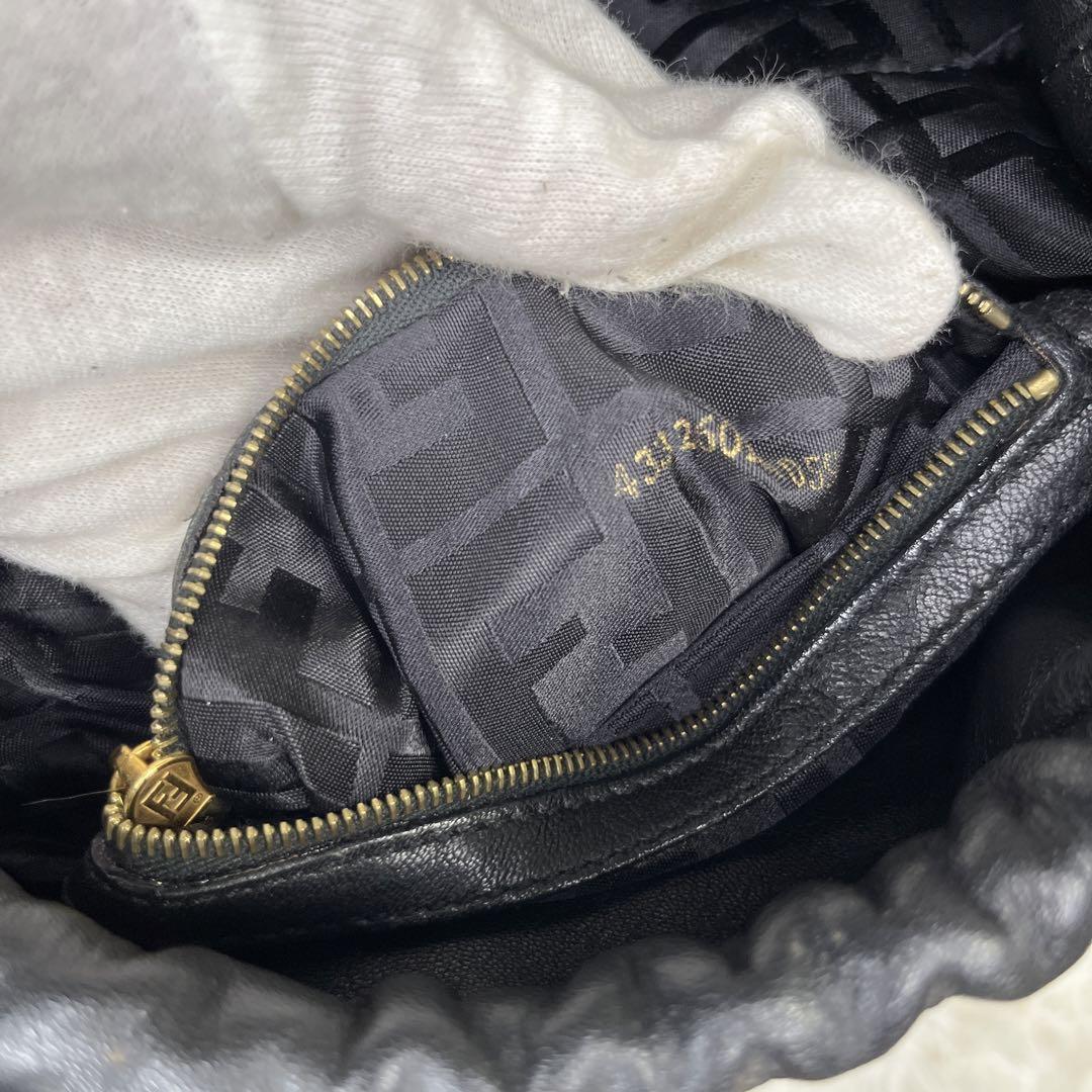 FENDI 巾着　バケツ型　ショルダーバッグ　FF ロゴ　ブラック